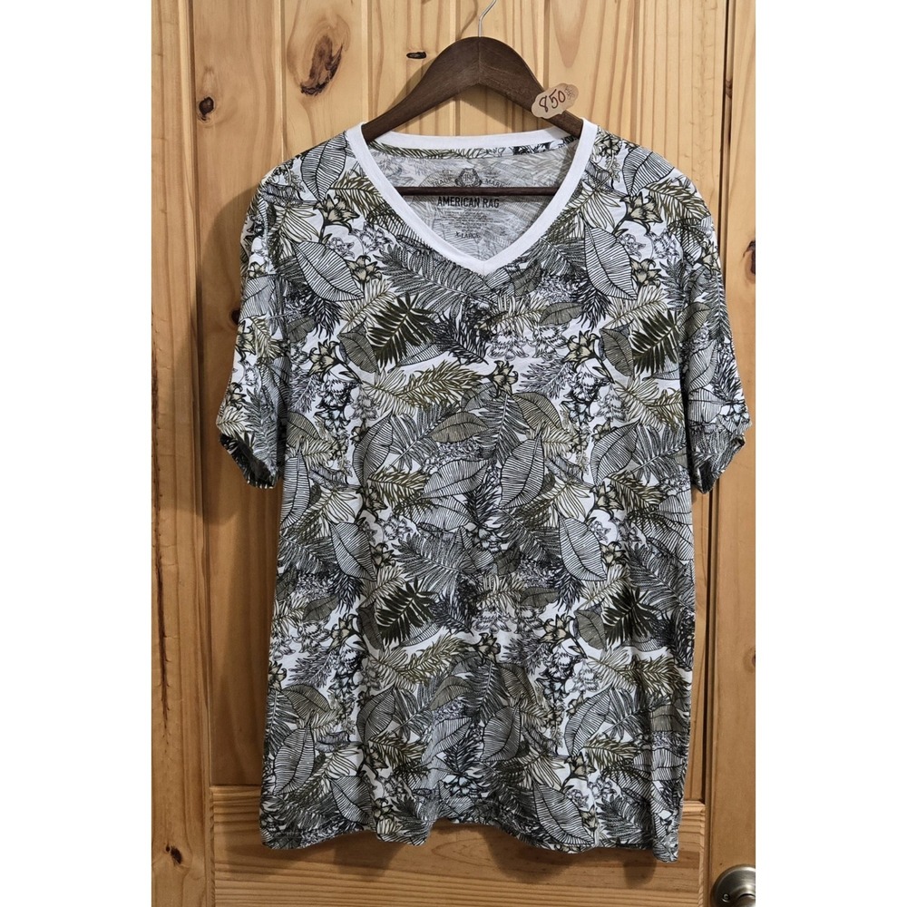 American‎ Rag Women's T Shirt Size XL Short Sleeve V Neck Black Green Jungle